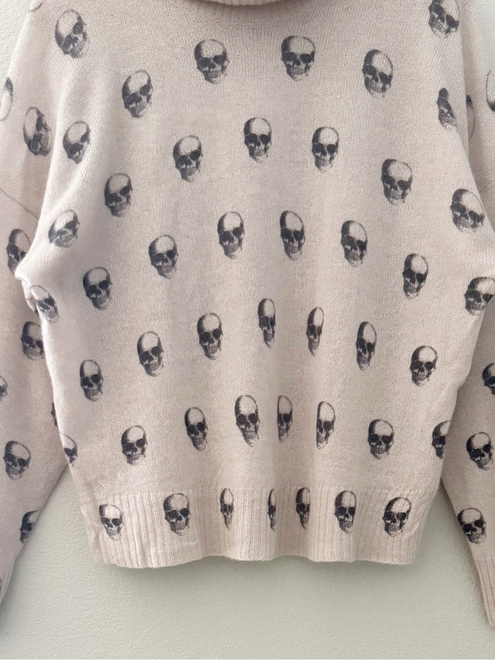Skull Cashmere Vienna Turtleneck Sweater Large Pullover Skull Print Quiet Luxury - Picture 7 of 10